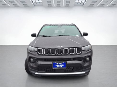 Used 2024 Jeep Compass Limited image 2