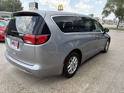 Used 2020 Chrysler Voyager LX image 6