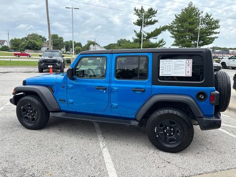 Used 2024 Jeep Wrangler Unlimited Sport AWD/4WD image 16