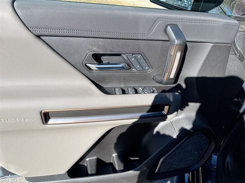 Used 2025 GMC Hummer EV 3X w/ Extreme Off-Road Package image 15