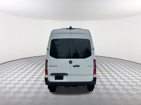 Used 2024 Mercedes-Benz Sprinter 2500 image 8