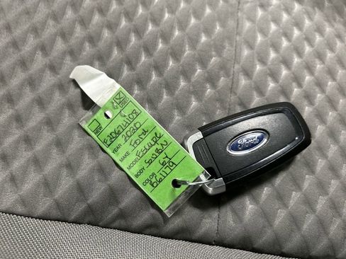 Used 2020 Ford Escape SE AWD/4WD image 12