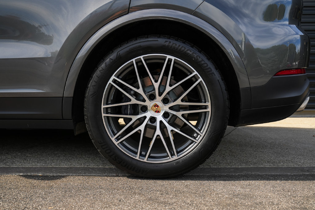 Certified 2026 Porsche Cayenne AWD/4WD image 12