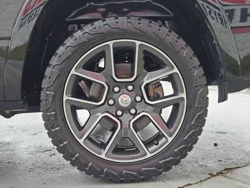 Used 2019 RAM 1500 Laramie AWD/4WD image 28