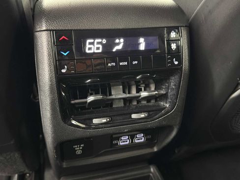 Used 2021 Jeep Grand Cherokee L Limited image 28