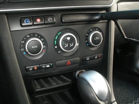 Used 2011 Saab 9-3 X image 40