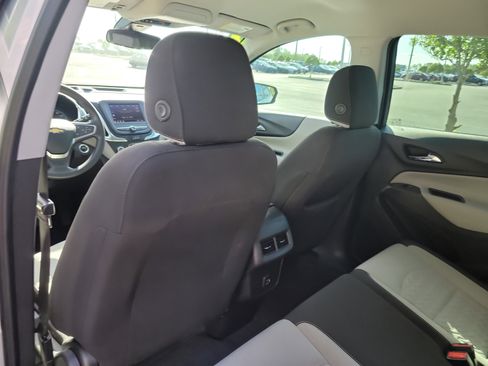Used 2022 Chevrolet Equinox LS FWD image 13