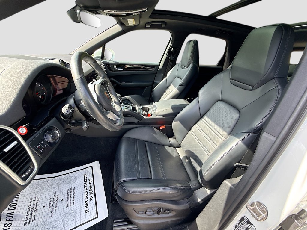 Used 2023 Porsche Cayenne AWD/4WD image 22
