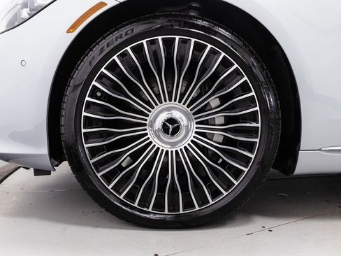 Certified 2024 Mercedes-Benz Maybach S 580 4MATIC image 40