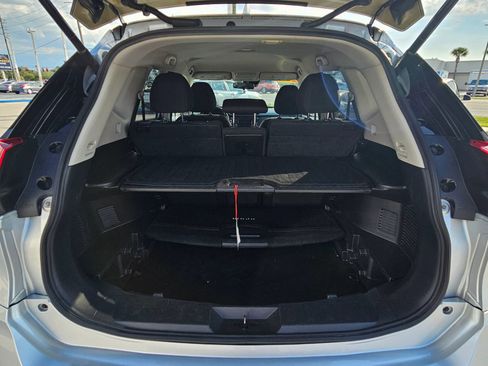 Used 2020 Nissan Rogue SV AWD/4WD image 9