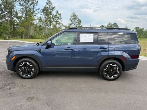 Used 2025 Hyundai Santa Fe SEL FWD image 2