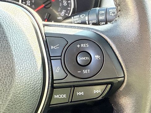 Used 2022 Toyota RAV4 XLE w/ Convenience Package AWD/4WD image 28
