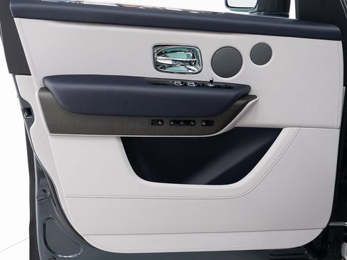 Used 2026 Rolls-Royce Cullinan AWD/4WD image 12