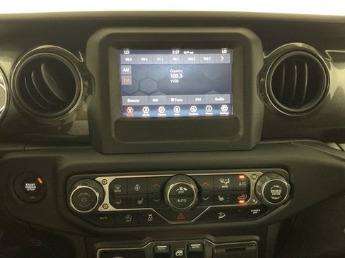 Used 2019 Jeep Wrangler Unlimited Sport image 13