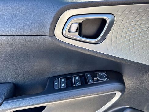 Used 2022 Kia Soul X-Line image 21