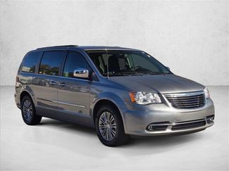 Used 2016 Chrysler Town & Country Touring-L video 3