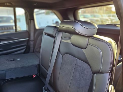 New 2026 Jeep Grand Cherokee Altitude image 23