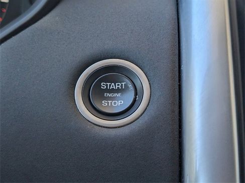 Used 2024 Land Rover Discovery S image 21