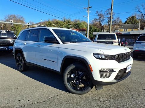 New 2025 Jeep Grand Cherokee Limited w/ Black Appearance Package image 2
