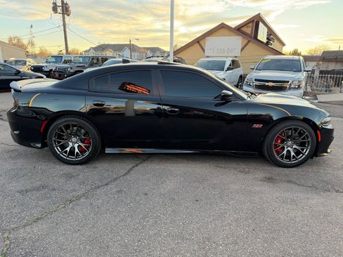 Used 2016 Dodge Charger SRT w/ Technology Group image 9