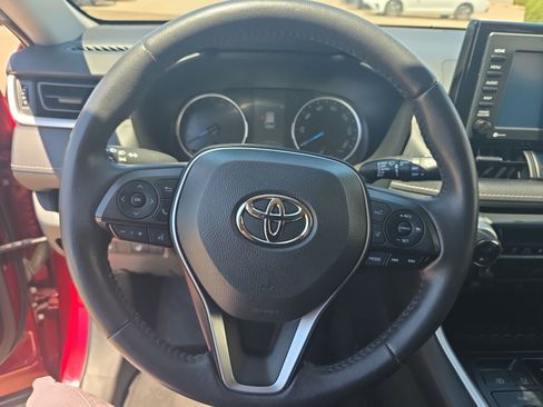 Used 2022 Toyota RAV4 XLE w/ XLE Grade Weather Package AWD/4WD image 9
