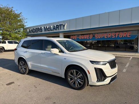 Used 2021 Cadillac XT6 Premium Luxury image 1