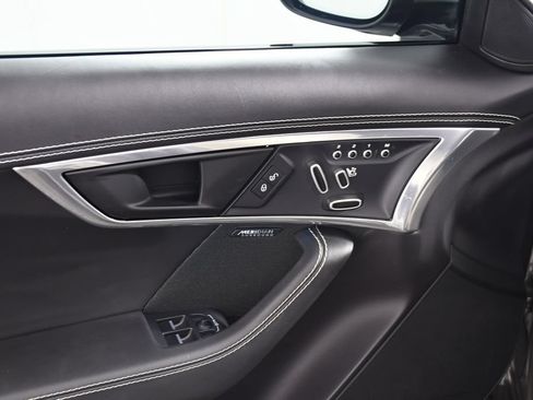 Used 2020 Jaguar F-TYPE R AWD/4WD image 15