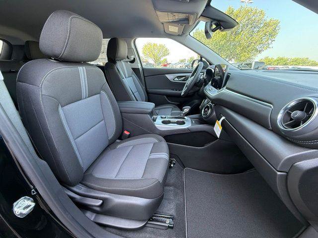 New 2026 Chevrolet Blazer LT w/ Convenience Package FWD image 3