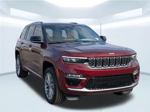 New 2025 Jeep Grand Cherokee Summit image 8