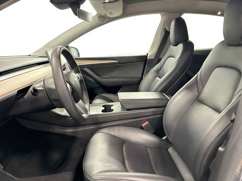 Certified 2023 Tesla Model Y Long Range AWD/4WD image 9