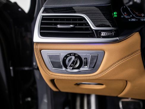 Used 2021 BMW 740i w/ M Sport Package image 49