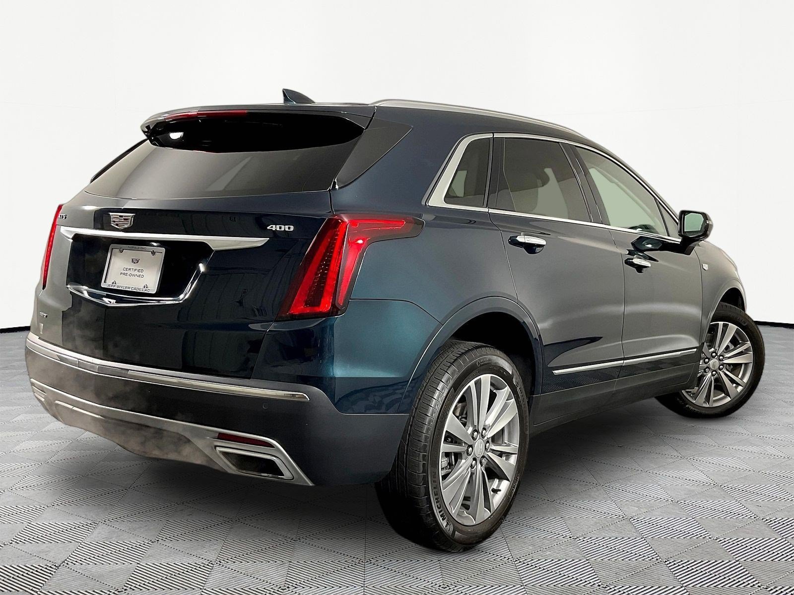 Used 2024 Cadillac XT5 Premium Luxury w/ LPO, Floor Liner Package AWD/4WD image 6
