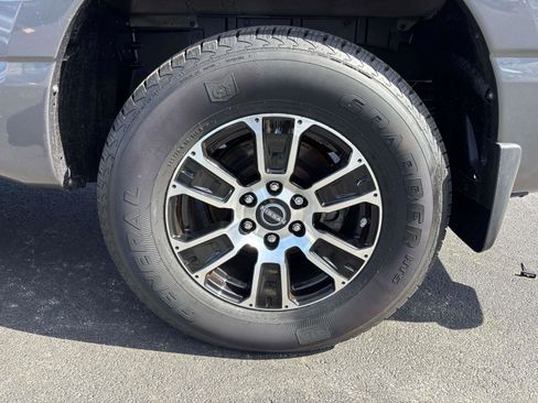 Used 2024 Nissan Titan SV w/ SV Convenience Package image 30