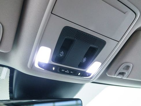 Used 2025 Honda Pilot Touring image 41