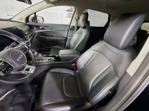 Used 2024 Kia Sportage EX image 25