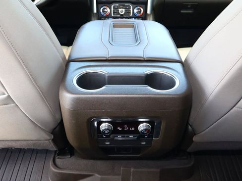 Used 2023 GMC Yukon XL SLT w/ SLT Premium Package RWD image 14
