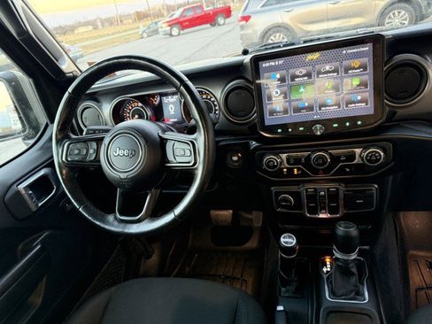 Used 2021 Jeep Gladiator Willys image 7
