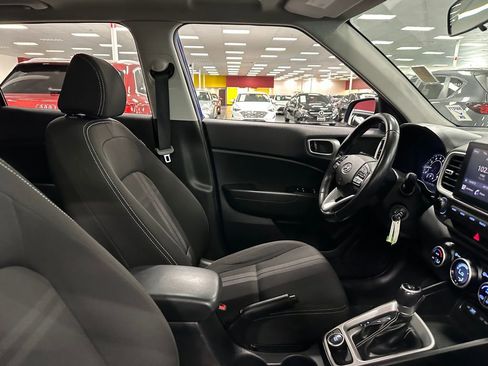 Used 2022 Hyundai Venue SEL w/ Cargo Package image 31