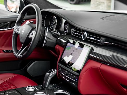 Used 2023 Maserati Quattroporte Modena image 29