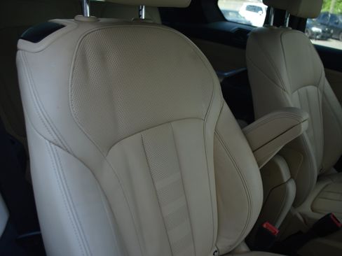 Used 2021 BMW X7 xDrive40i w/ Dynamic Handling Package AWD/4WD image 34