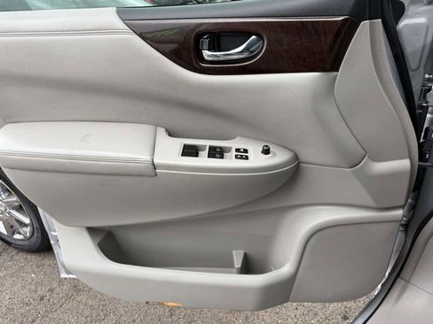 Used 2016 Nissan Quest SV image 23