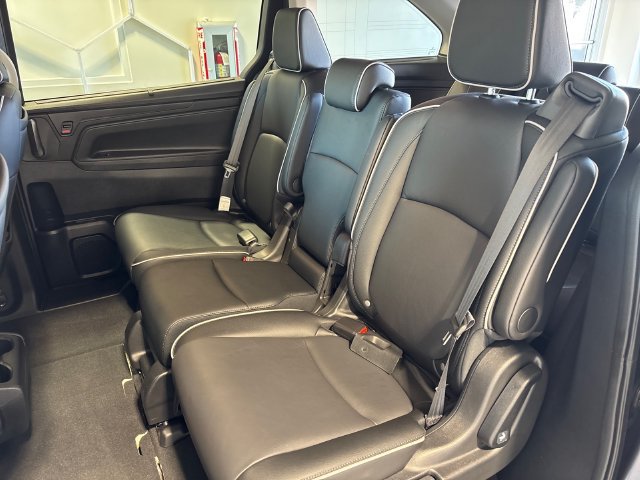 Certified 2026 Honda Odyssey Touring image 17