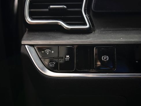 Used 2023 Kia Sportage X-Pro image 12