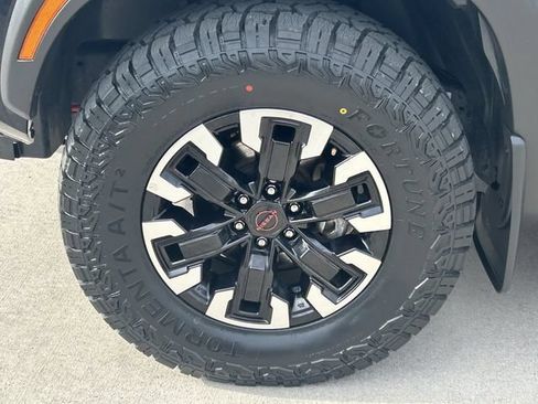 Used 2023 Nissan Frontier PRO-4X w/ Technology Package AWD/4WD image 10