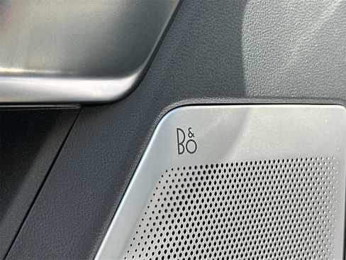 Used 2025 Ford F250 Platinum w/ FX4 Off-Road Package image 12