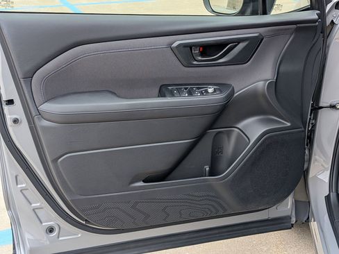 Used 2025 Subaru Forester Premium w/ Convenience Package #1 AWD/4WD image 12