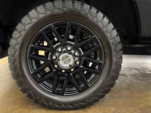 Used 2022 Ford F350 Lariat w/ Black Appearance Package image 64