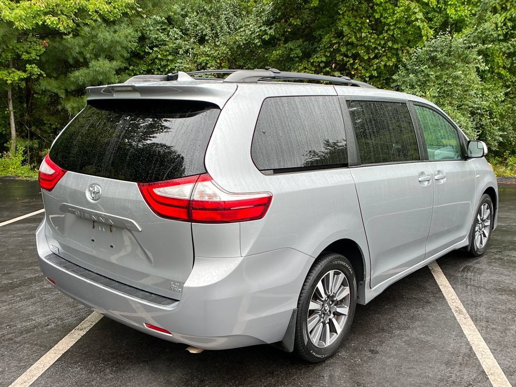 Used 2018 Toyota Sienna LE AWD/4WD image 5