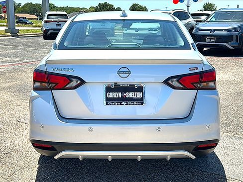 Used 2024 Nissan Versa SR FWD image 7