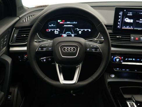 Used 2023 Audi Q5 2.0T Premium Plus w/ Premium Plus Package AWD/4WD image 9
